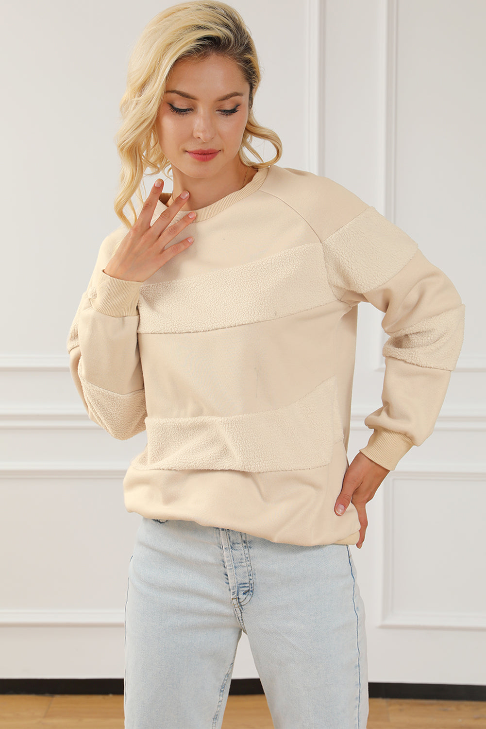 Round Neck Raglan Sleeve Sweatshirt